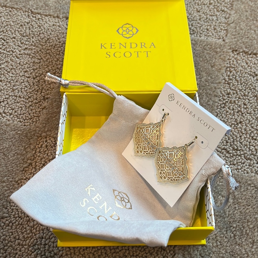 Kendra scott chandelier earrings